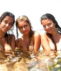 Girls in wet bikinis lose bra and show titties